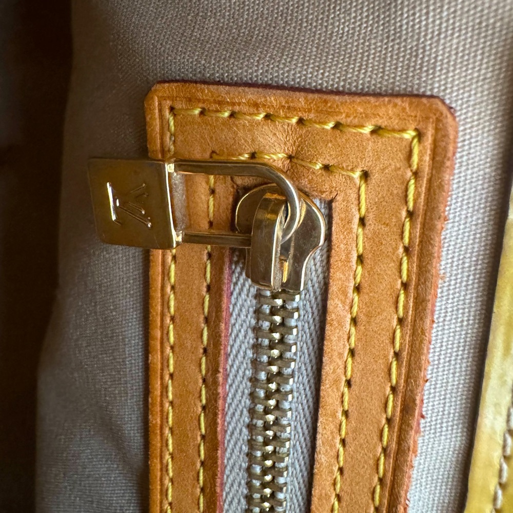 Vintage gold Louis Vuitton handbag - Picture 3 of 7